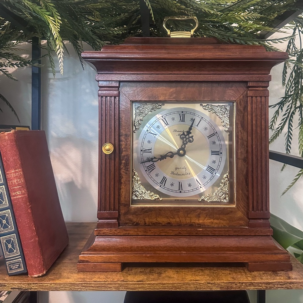 Vintage Strasbourg manor mantle clock
